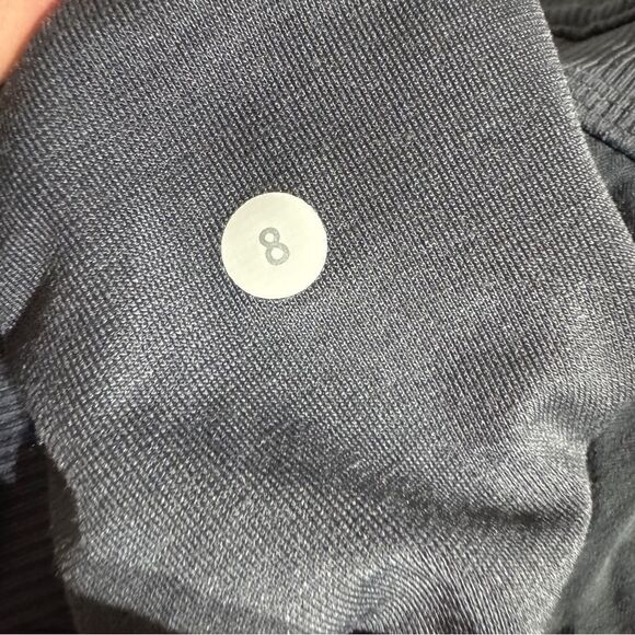 Lululemon Studio Crop Size 8 gray Drawcord At Hem - Picture 8 of 8